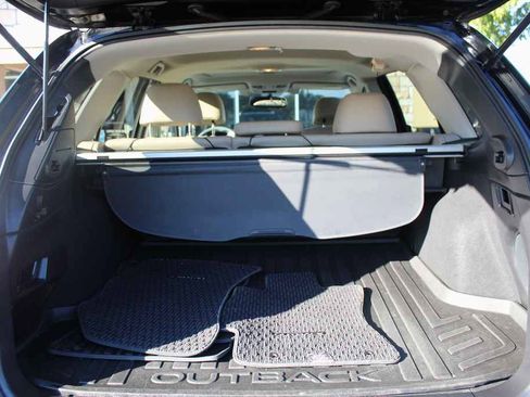 Used 2016 Subaru Outback 3.6R Limited image 7