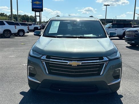 Used 2022 Chevrolet Traverse LT w/ LT Premium Package image 2