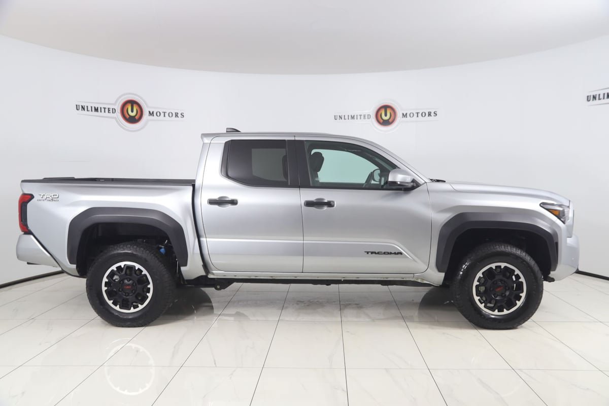 Used 2024 Toyota Tacoma TRD Off-Road AWD/4WD image 2