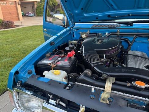 Used 1997 Nissan Pickup 4x4 King Cab image 15