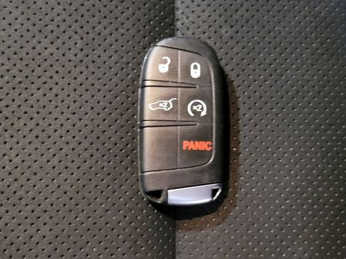 Used 2022 Jeep Grand Cherokee Laredo X image 32