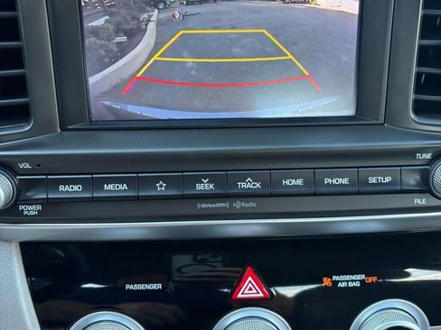 Used 2019 Hyundai Elantra SEL image 12