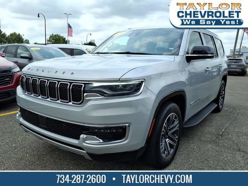 Used 2024 Jeep Wagoneer Series II w/ Flexible Seating Group AWD/4WD image 1