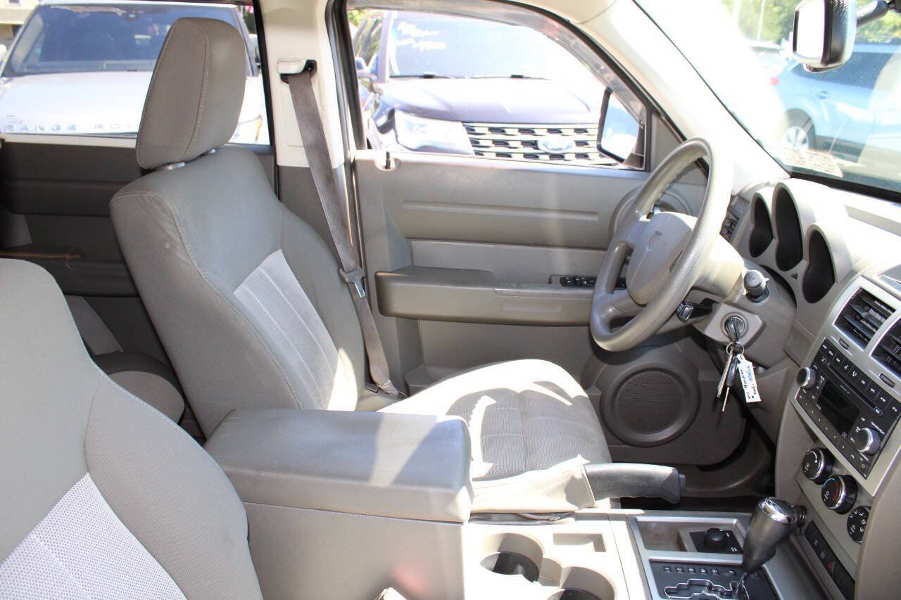 Used 2007 Dodge Nitro SXT AWD/4WD image 11