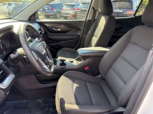 Used 2024 GMC Terrain SLE image 19