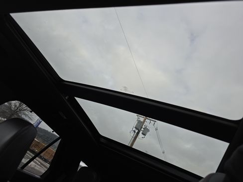 Used 2025 Ford Explorer ST image 31