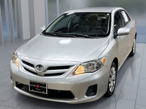 Used 2012 Toyota Corolla LE FWD image 1