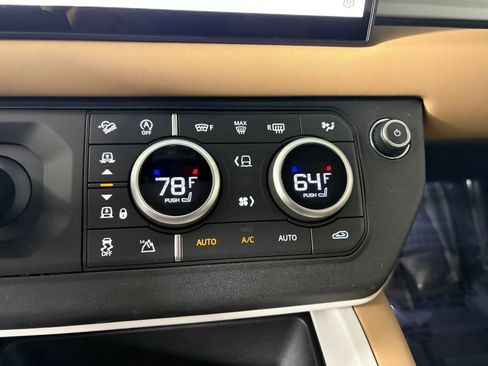 Used 2025 Land Rover Defender 110 S image 20