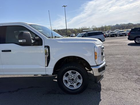 Used 2025 Ford F250 XLT w/ FX4 Off-Road Package AWD/4WD image 4
