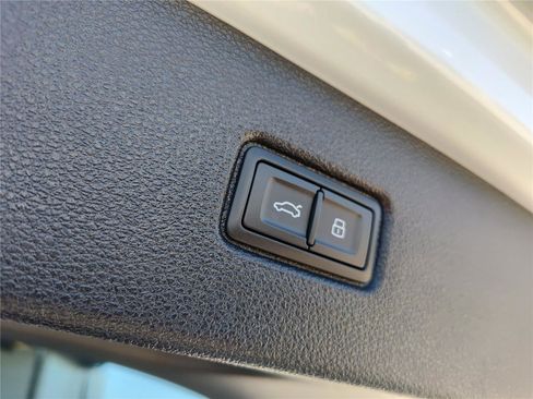 Used 2023 Audi Q7 3.0T Premium image 8