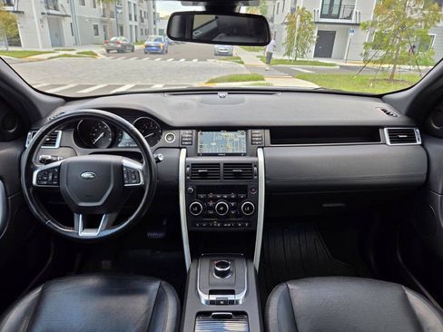 Used 2018 Land Rover Discovery Sport SE AWD/4WD image 19