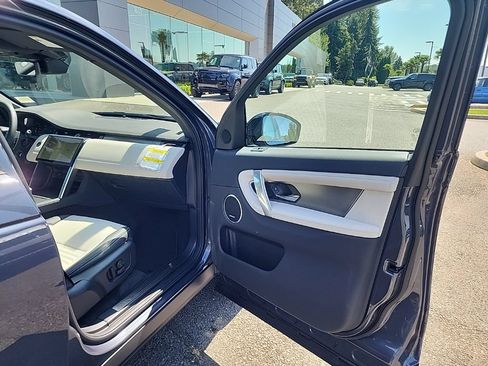 New 2026 Land Rover Discovery Sport Landmark AWD/4WD image 19