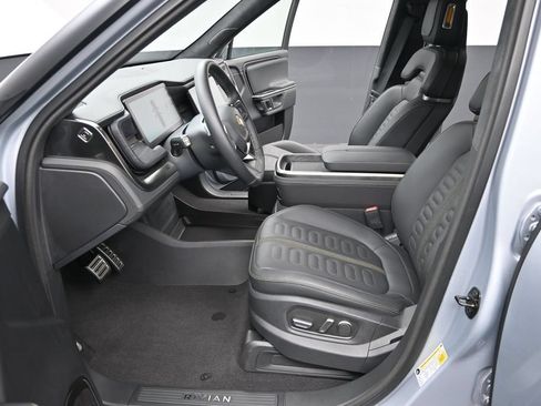 Used 2023 Rivian R1S Adventure AWD/4WD image 15