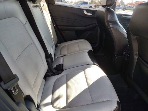 Used 2025 Ford Escape SE image 13