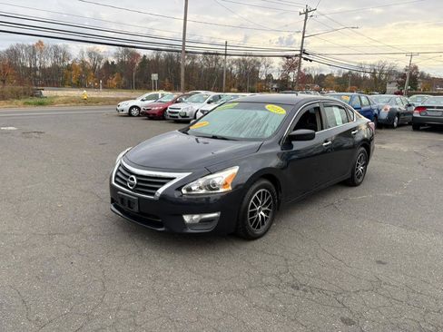 Used 2013 Nissan Altima 2.5 S image 2