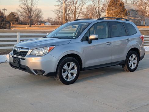 Used 2016 Subaru Forester 2.5i Premium w/ All-Weather Package image 2