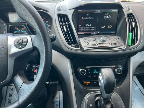 Used 2015 Ford Escape SE w/ Equipment Group 201A AWD/4WD image 21