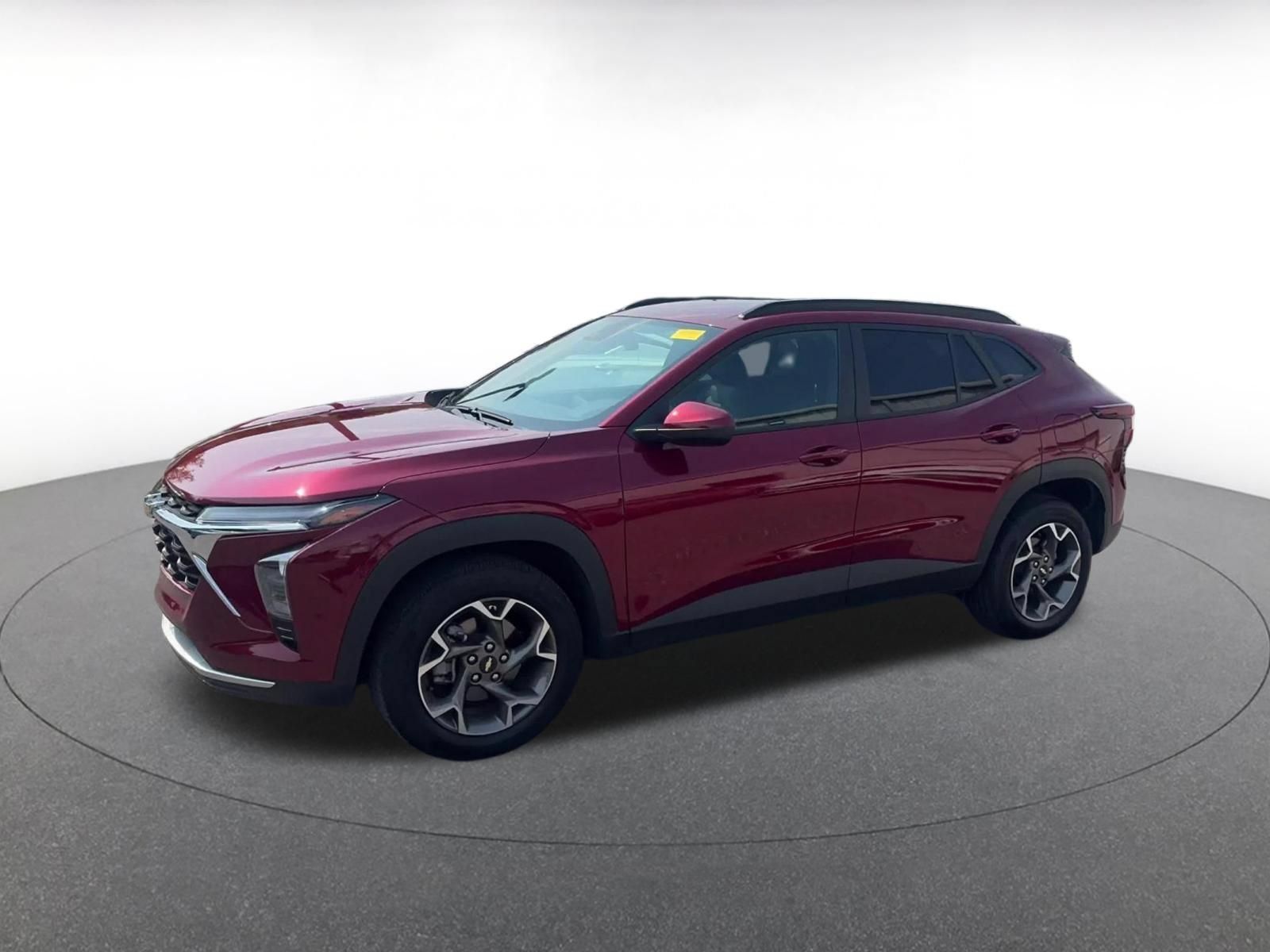 Used 2025 Chevrolet Trax LT FWD image 6