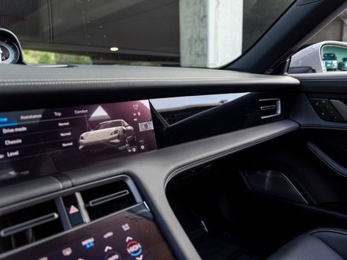 New 2026 Porsche Taycan 4S AWD/4WD image 36