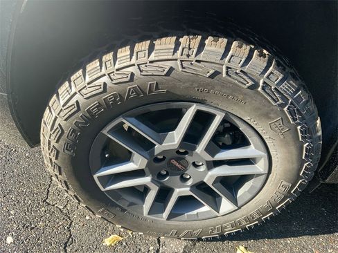 New 2026 GMC Terrain AT4 w/ LPO, Floor Liner Package image 31