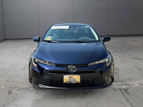 Used 2025 Toyota Corolla LE w/ LE Premium Package FWD image 38