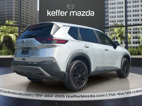 Used 2023 Nissan Rogue SV AWD/4WD image 7