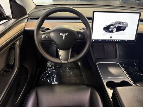 Used 2023 Tesla Model Y Long Range AWD/4WD image 15
