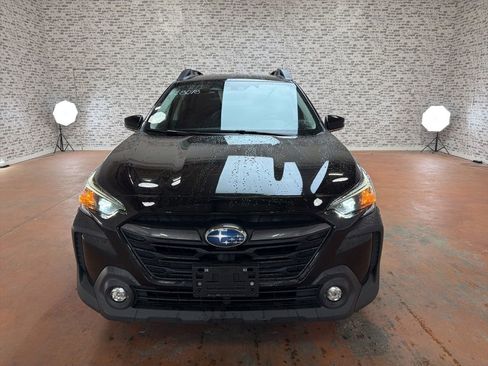 Used 2023 Subaru Outback Premium AWD/4WD image 2