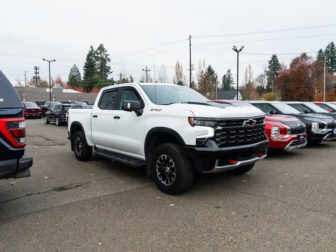 Used 2023 Chevrolet Silverado 1500 ZR2 w/ Technology Package image 28