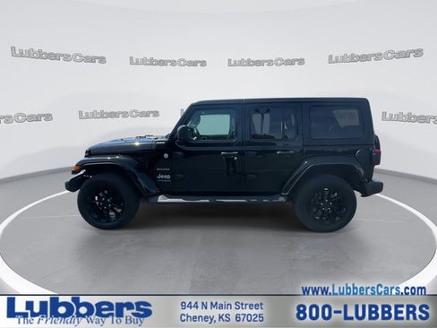 Used 2022 Jeep Wrangler Unlimited Sahara w/ Cold Weather Group AWD/4WD image 5