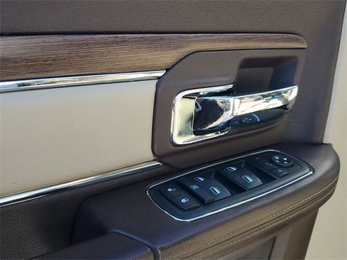 Used 2015 RAM 1500 Laramie w/ Convenience Group image 7
