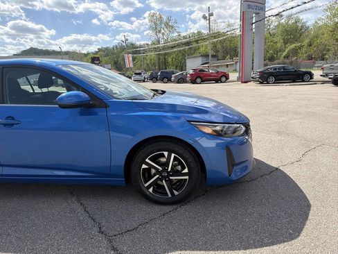 Used 2024 Nissan Sentra SV FWD image 2