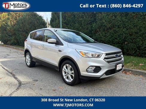 Used 2019 Ford Escape SE image 4