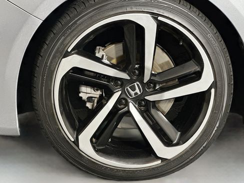 Used 2018 Honda Accord Sport image 11
