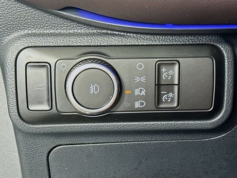 Used 2025 Ford Explorer Platinum AWD/4WD image 11