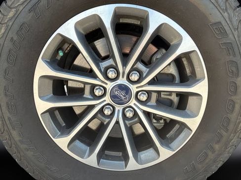 Used 2018 Ford F150 XLT w/ Equipment Group 302A Luxury AWD/4WD image 9