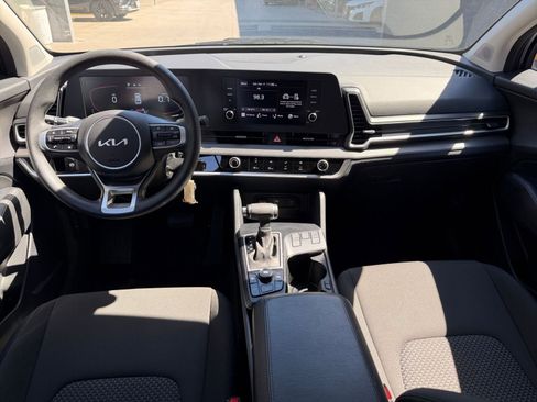 Used 2025 Kia Sportage LX image 31