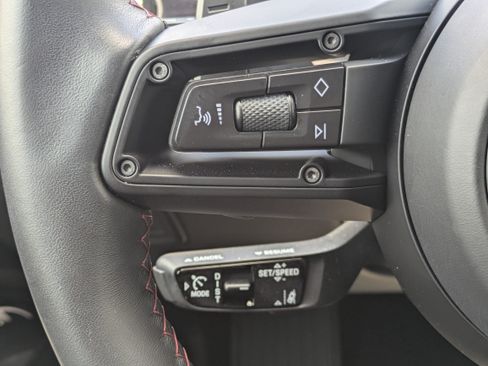 Used 2025 Porsche Cayenne GTS AWD/4WD image 25