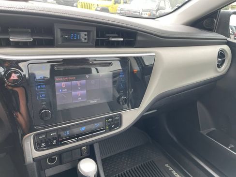Used 2019 Toyota Corolla LE FWD image 15