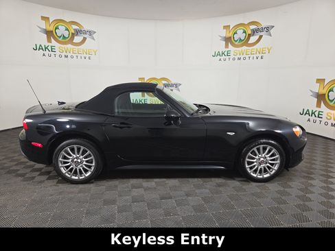 Used 2020 FIAT 124 Spider Classica w/ Technology Group image 11