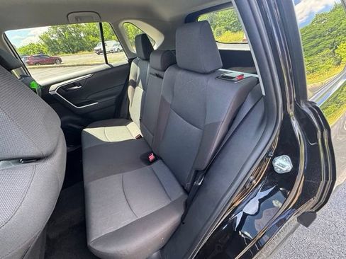 Used 2025 Toyota RAV4 XLE AWD/4WD image 13