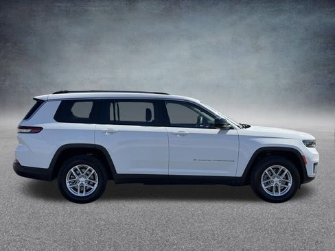 Used 2023 Jeep Grand Cherokee L Laredo image 2