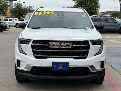 Used 2025 GMC Acadia Elevation FWD image 8