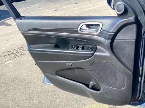 Used 2020 Jeep Grand Cherokee Limited image 23