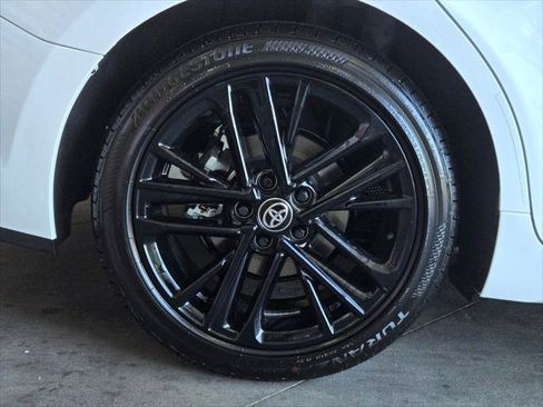 Used 2026 Toyota Camry SE FWD image 5