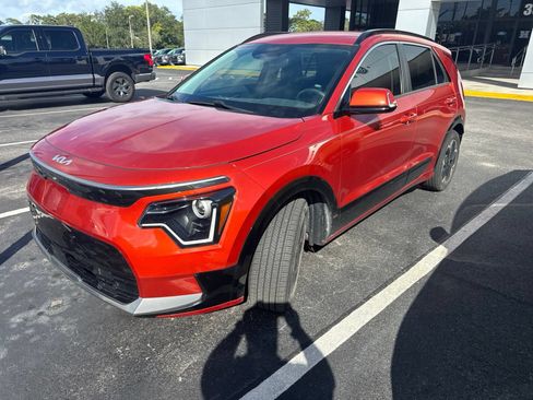 Used 2023 Kia Niro Wind FWD image 1