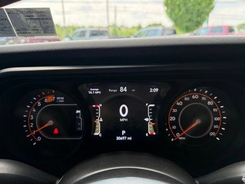 Used 2024 Jeep Wrangler Unlimited Sahara AWD/4WD image 25