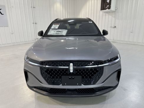 New 2025 Lincoln Nautilus Reserve image 32