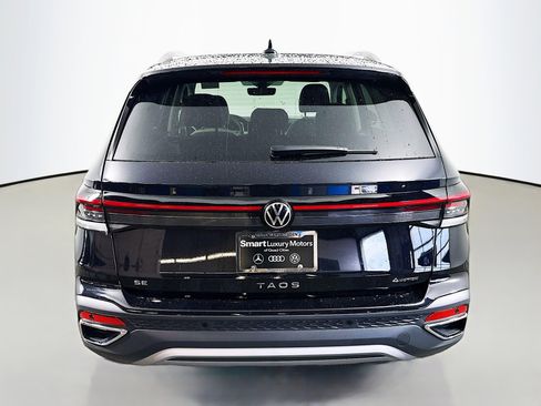 New 2025 Volkswagen Taos SE image 6