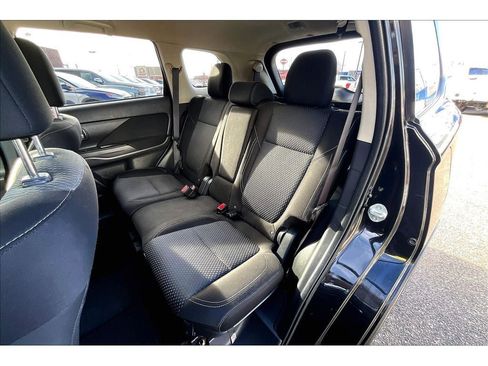 Used 2020 Mitsubishi Outlander ES image 28